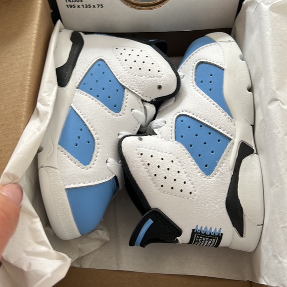 Toddler's Jordan 6 Retro "UNC" - Picture 6 of 8